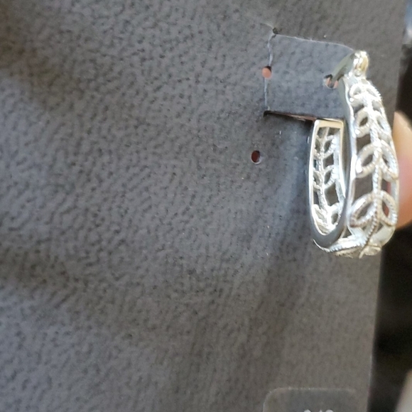 New Jcpenney 925 Sterling Silver Hoops Earrings - Picture 3 of 8